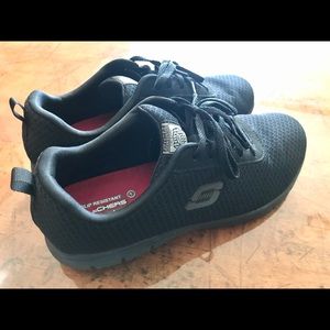 Skechers Slip Resistant Shoes 10 Wide